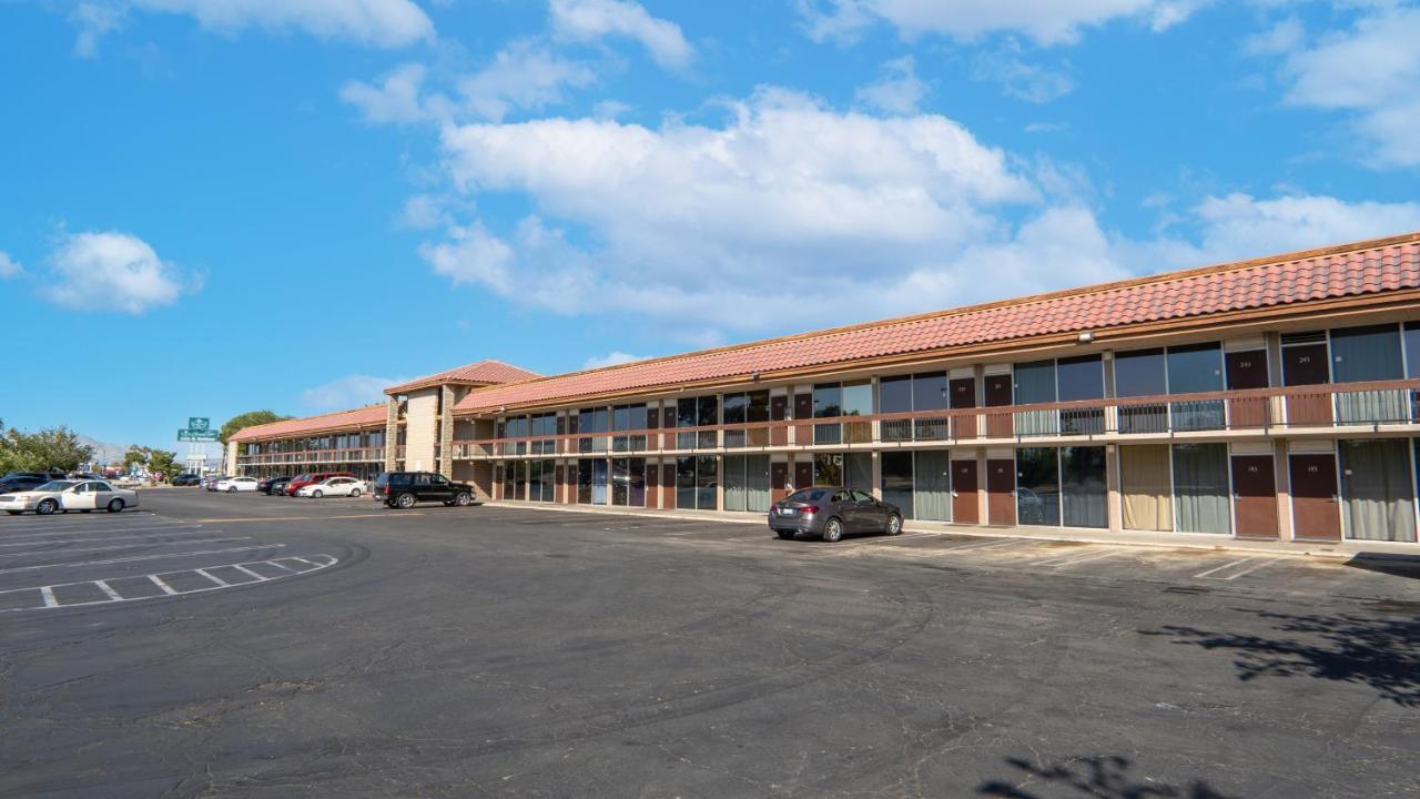 G T Hotels Inn & Suites Extended Stay Victorville Exteriör bild