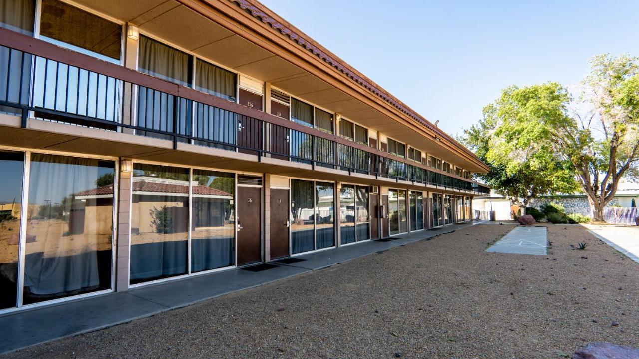 G T Hotels Inn & Suites Extended Stay Victorville Exteriör bild
