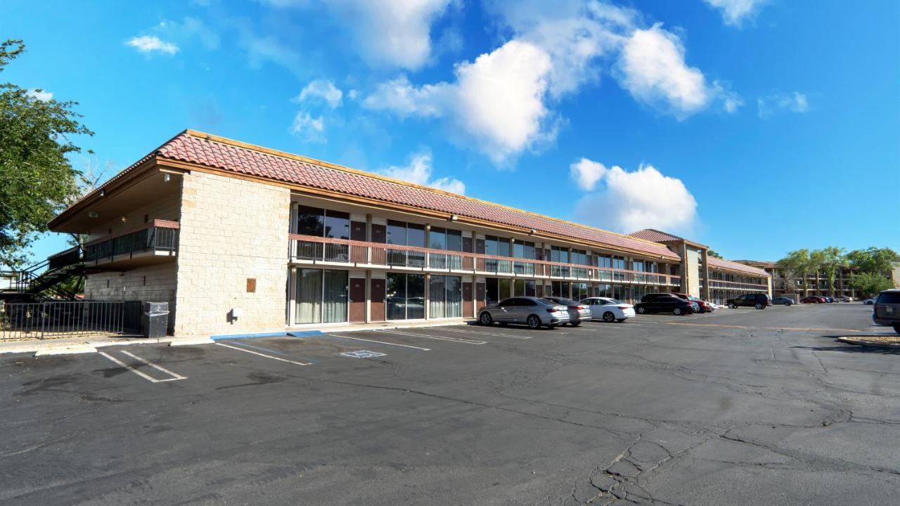G T Hotels Inn & Suites Extended Stay Victorville Exteriör bild